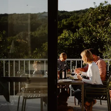 Suqo Vendeghaz * Sukoró